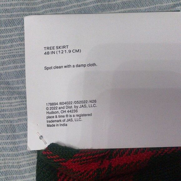 48” Tree Skirt - Picture 6 of 6